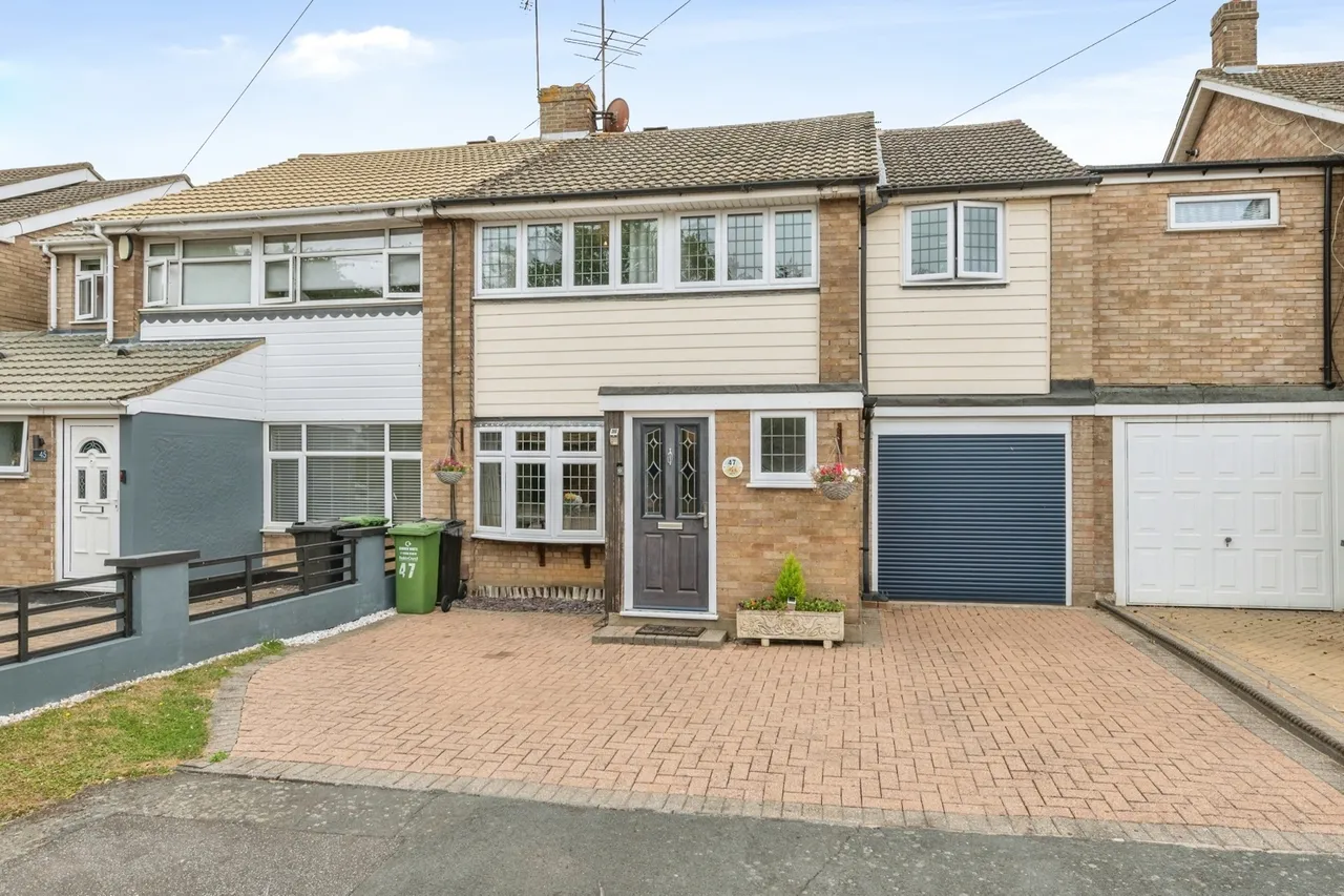 4 bed house for sale — Alicia Avenue, Wickford, Essex, SS11