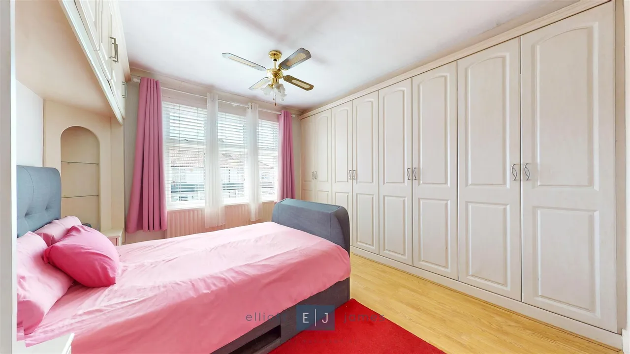 Frankland Road, London, photo 8