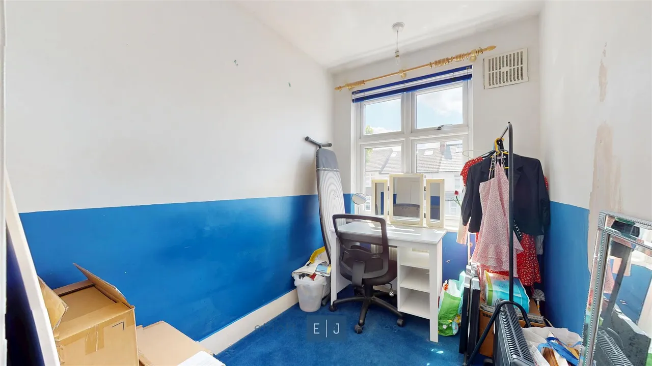 Frankland Road, London, photo 10