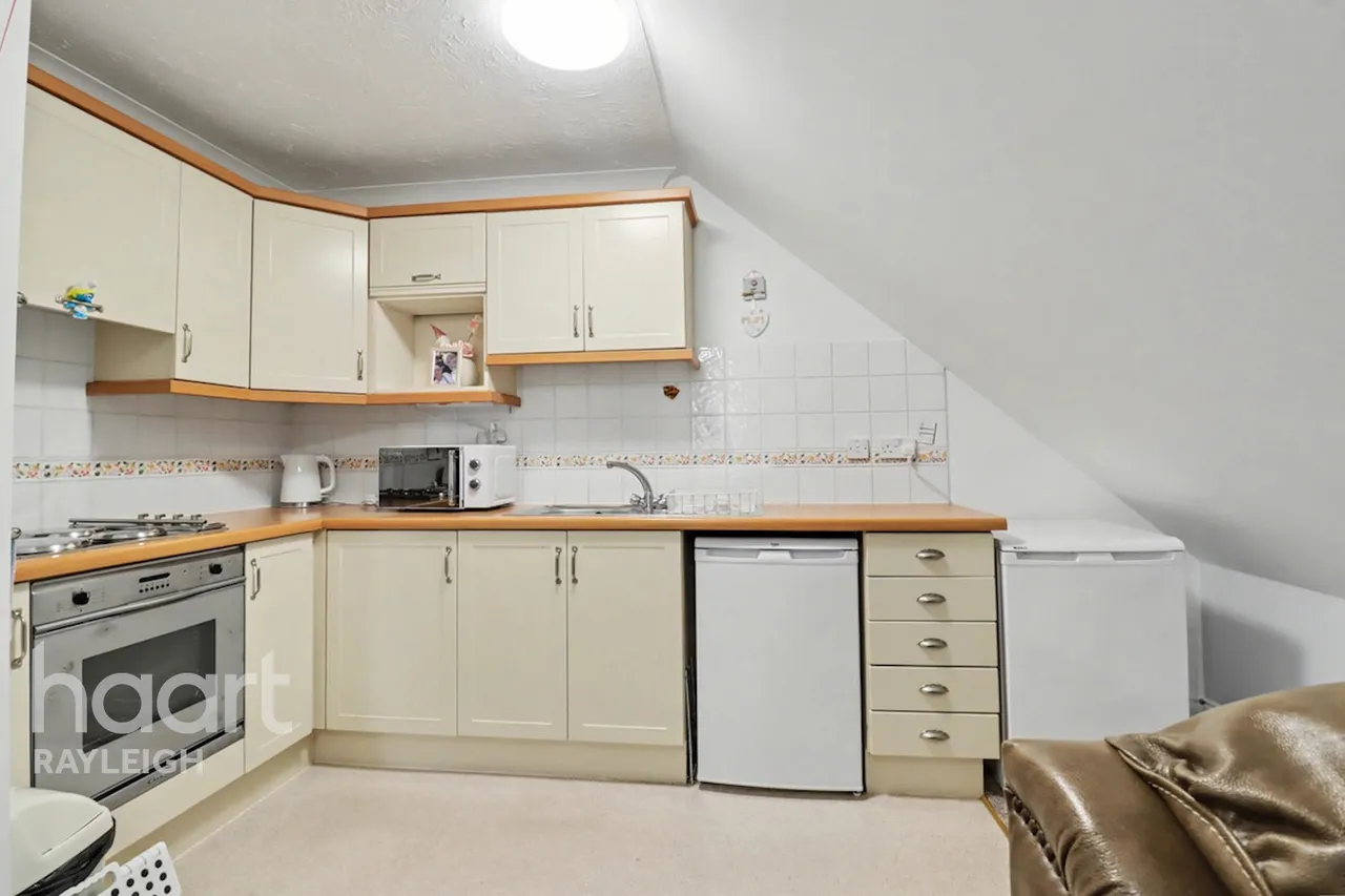 Hockley Road, Rayleigh, SS6, photo 5