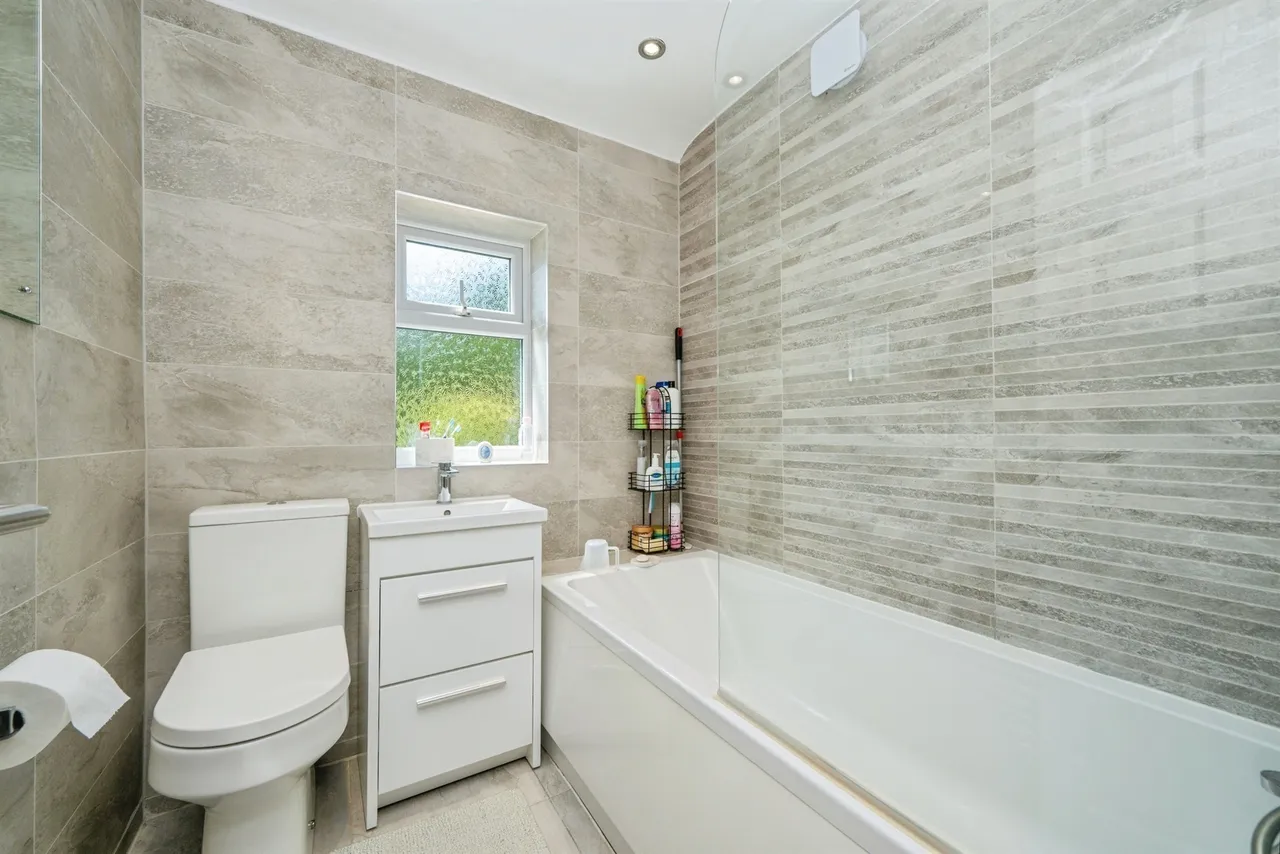 Mostyn Avenue, Littleover, DE23, photo 18