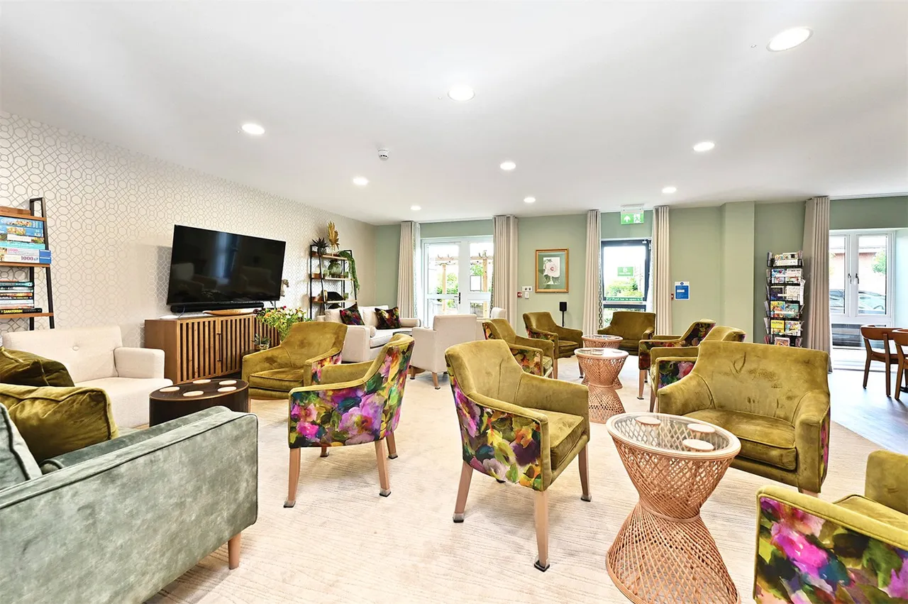 Station Road, Hook, Hampshire, RG27 9GU, photo 13