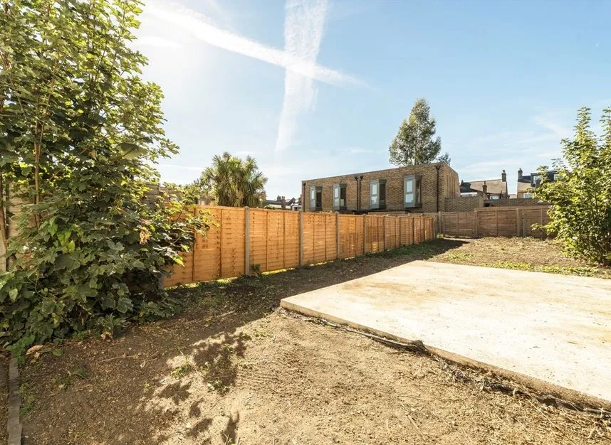Blythe Vale, Honor Oak, SE6, photo 6