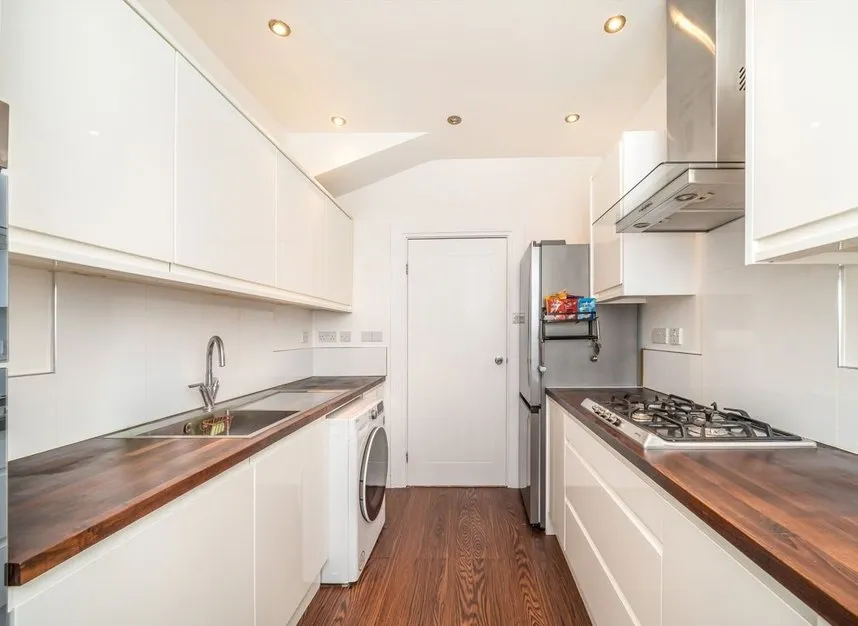 Blythe Vale, Honor Oak, SE6, photo 4