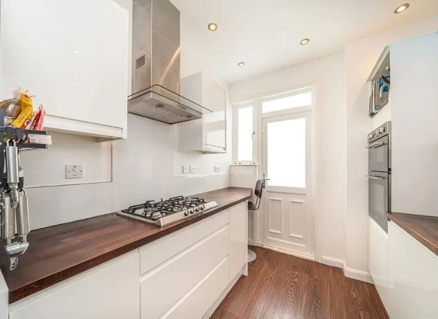Blythe Vale, Honor Oak, SE6, photo 9