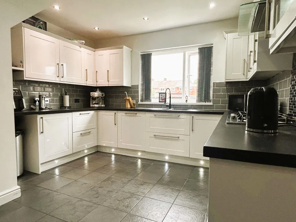 Mill Road, Brownhills, WS8, photo 4