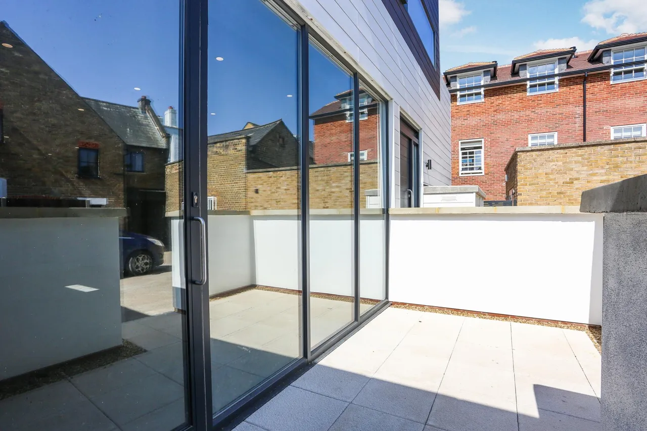 West Street, Ewell, KT17, photo 7