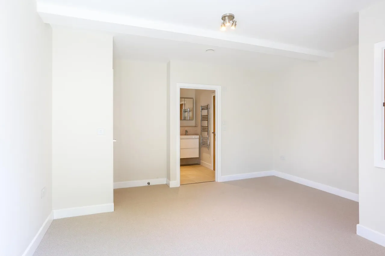 West Street, Ewell, KT17, photo 10