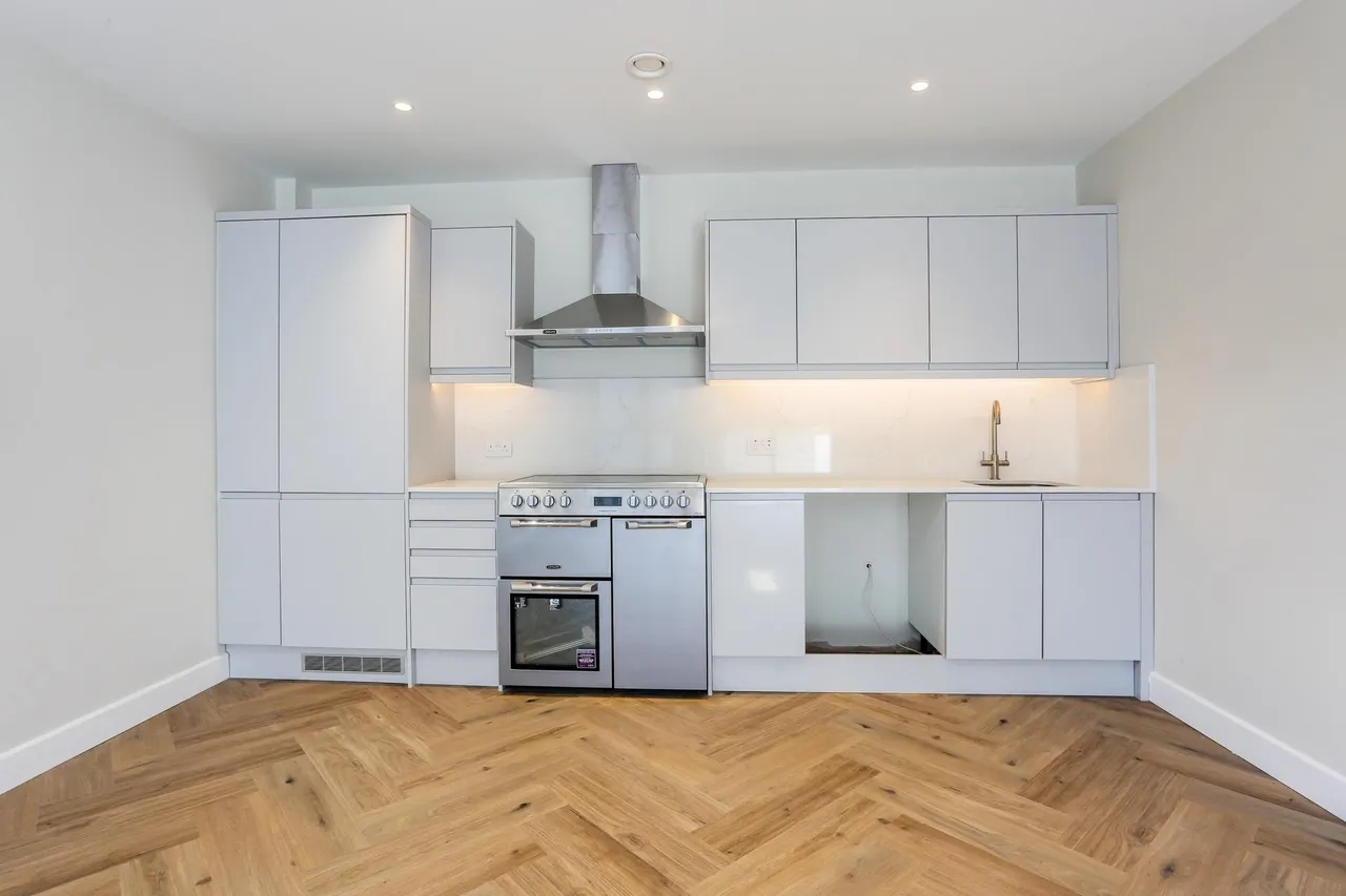 West Street, Ewell, KT17, photo 3