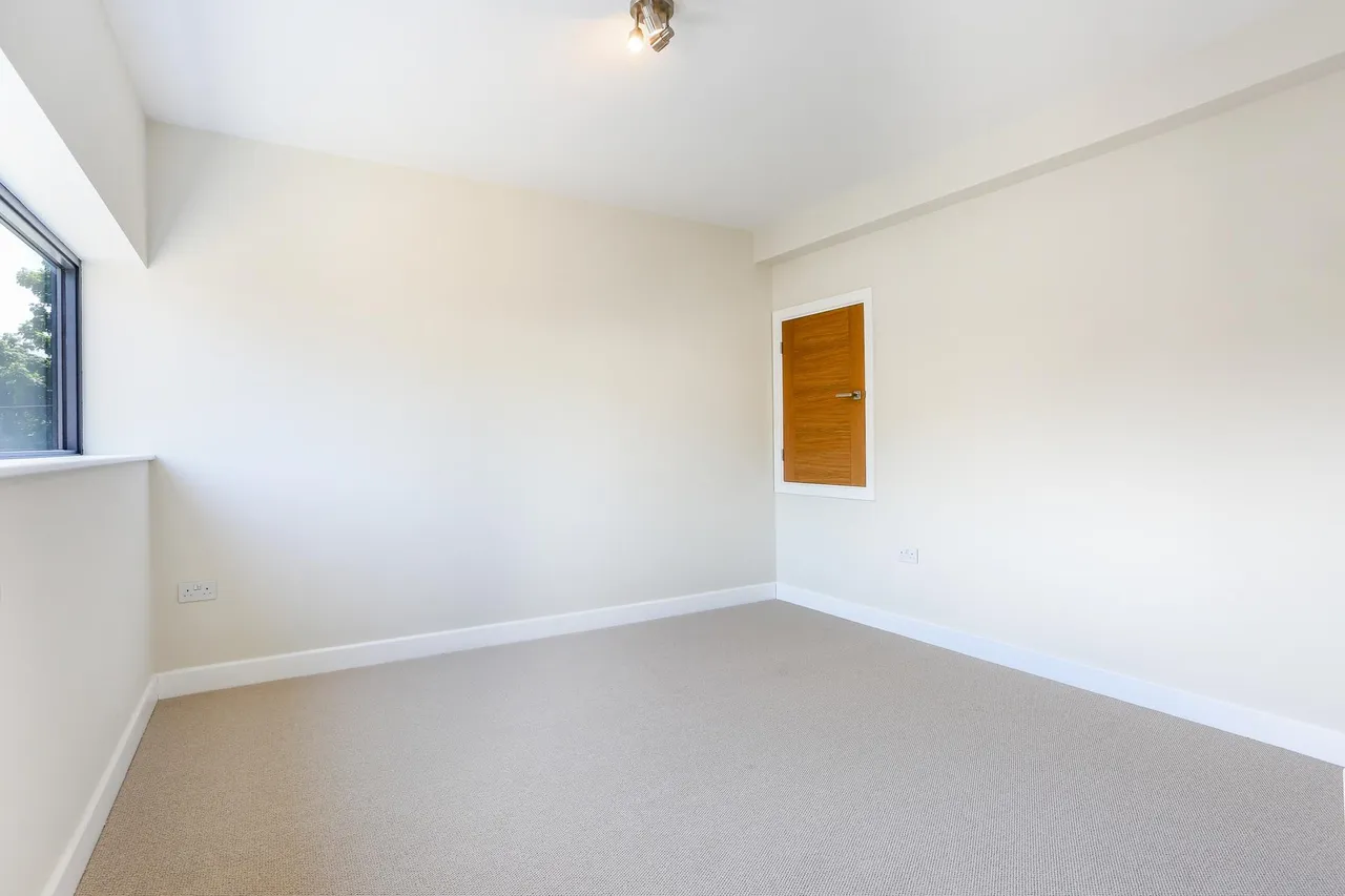 West Street, Ewell, KT17, photo 13