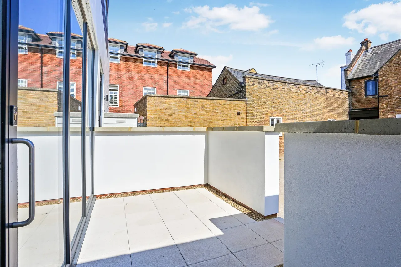 West Street, Ewell, KT17, photo 8