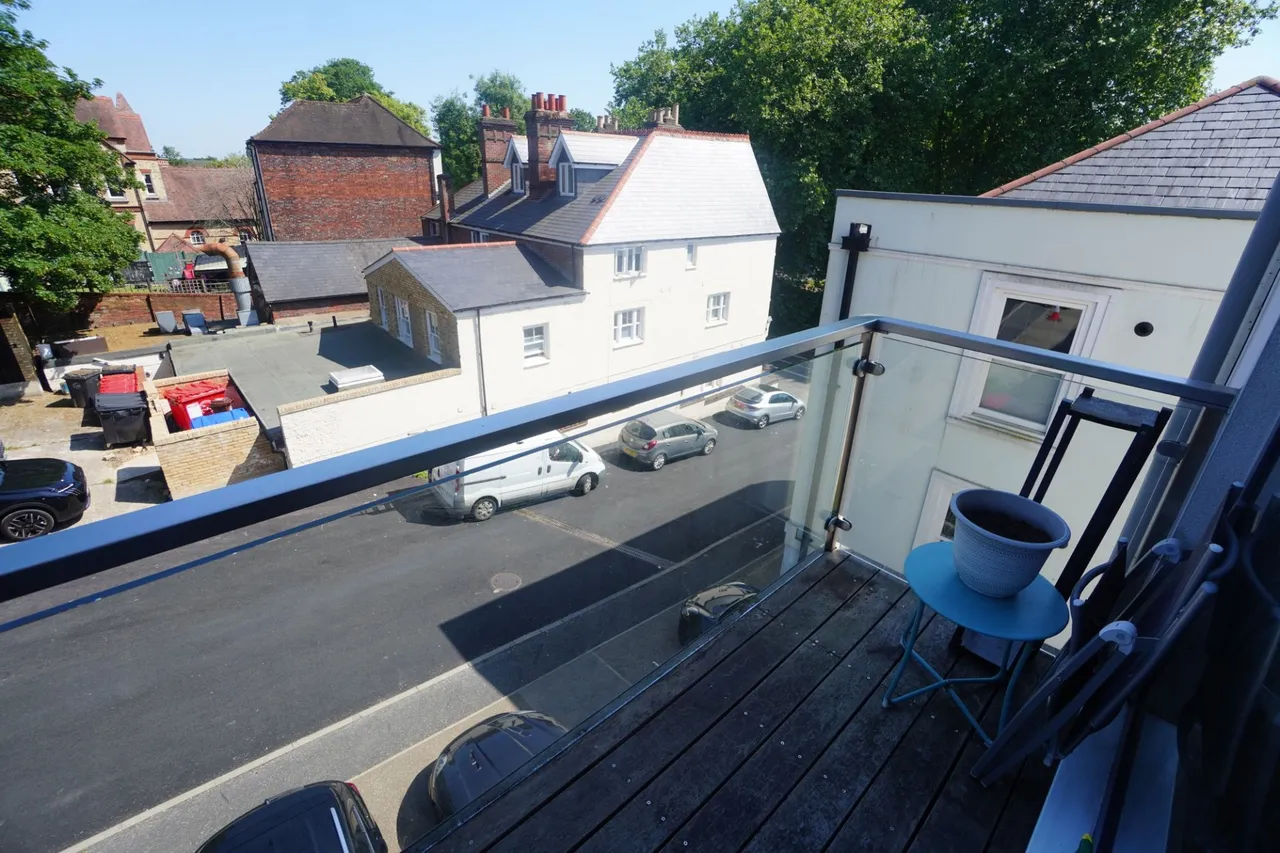 Easton Street, High Wycombe, HP11, photo 9