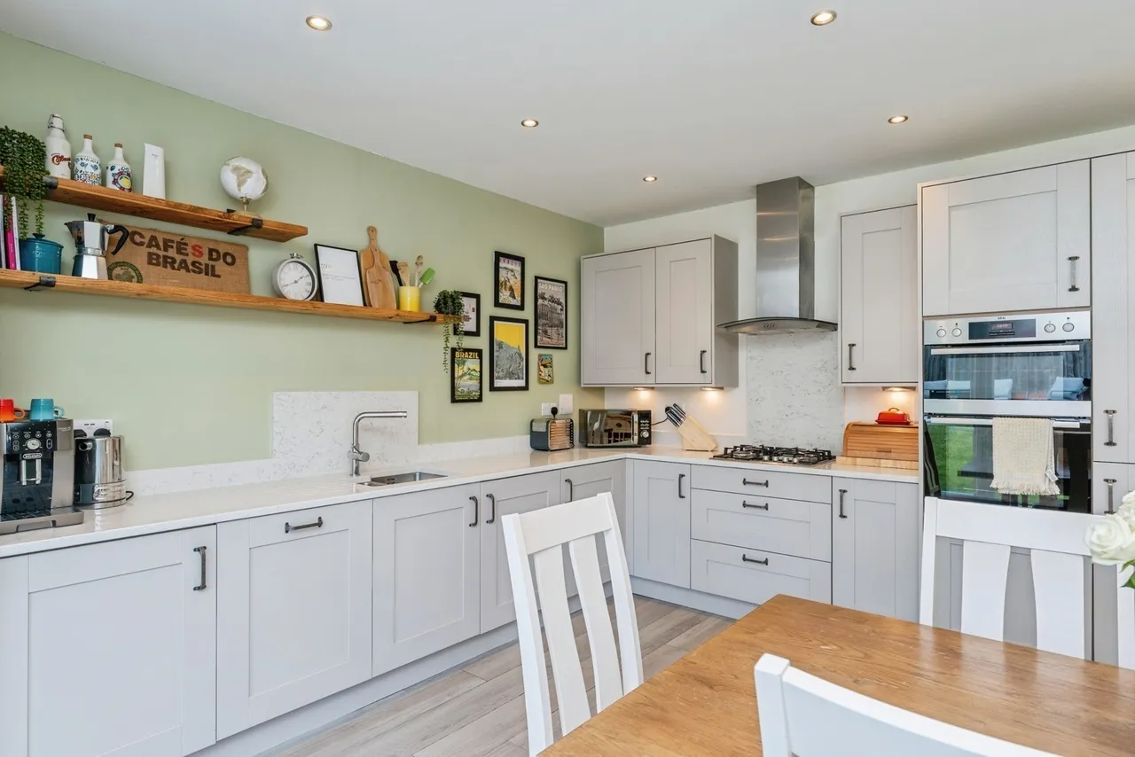 Cwrt Overbeck, Penymynydd, CH4, photo 10