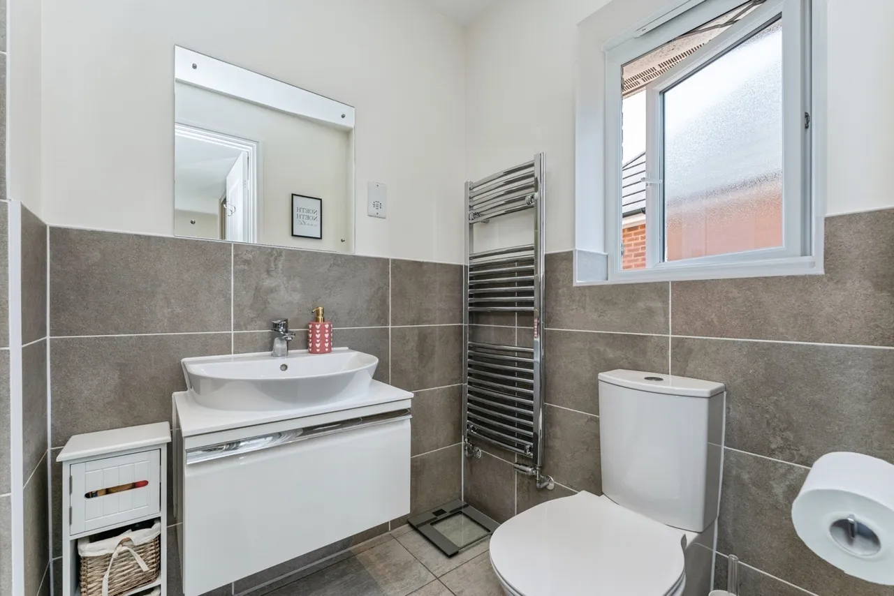 Cwrt Overbeck, Penymynydd, CH4, photo 18