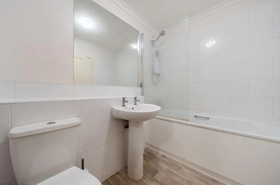 Broomhall Road, Woking, GU21, photo 8
