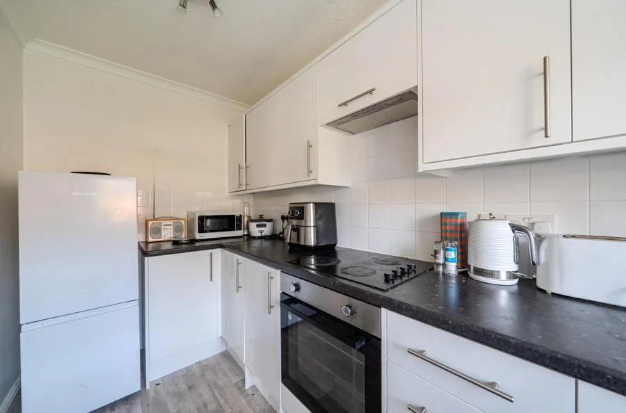 Broomhall Road, Woking, GU21, photo 5