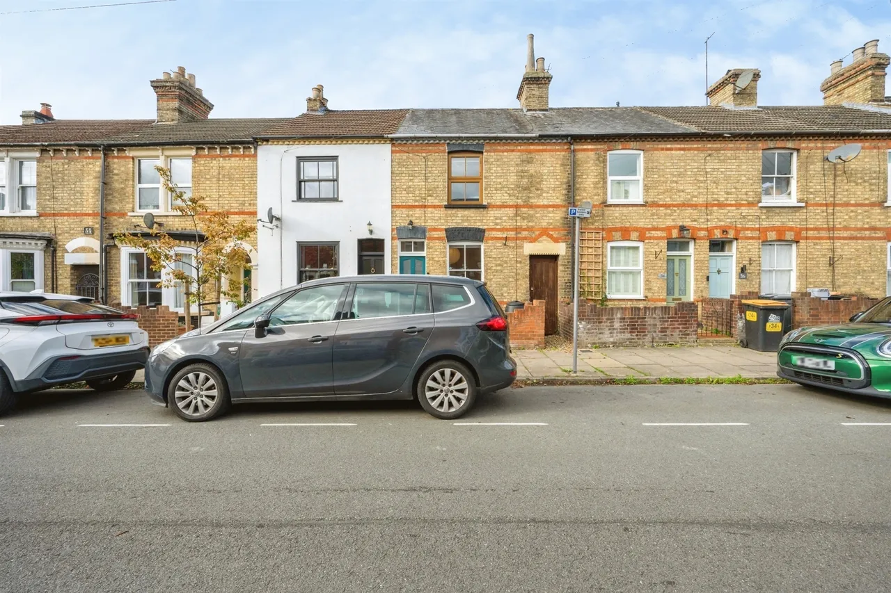 2 bed house for sale, Palmerston Street, Bedford, MK41