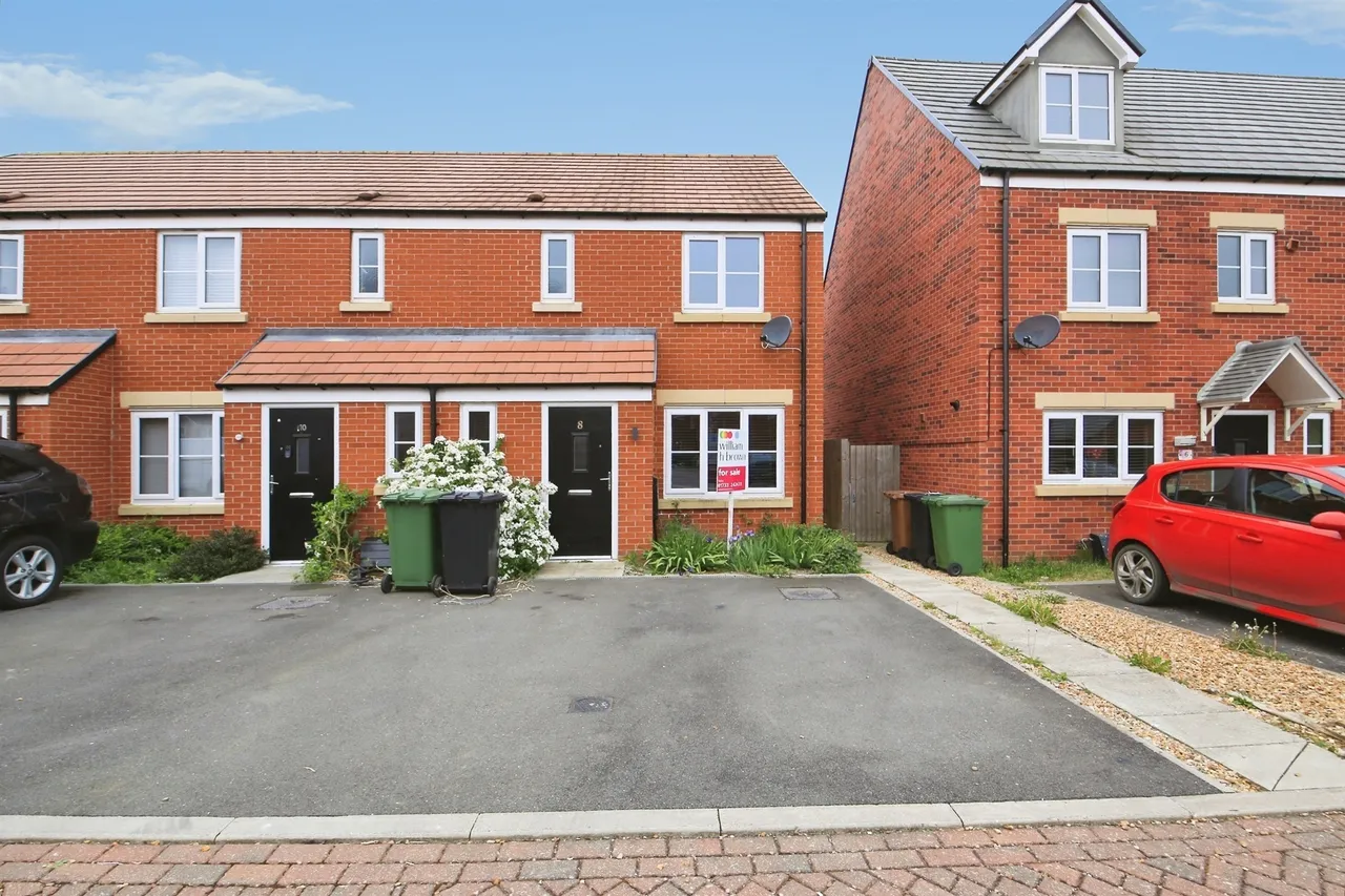 3 bed house for sale — Benington Close, Hampton Gardens, Peterborough