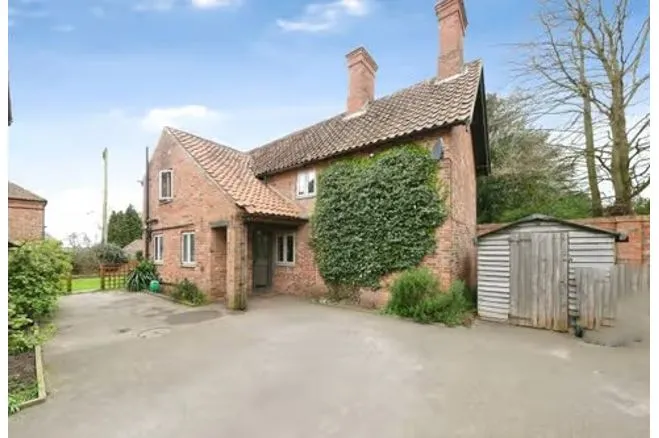 3 bed house for sale, Main Street, Newark, NG22