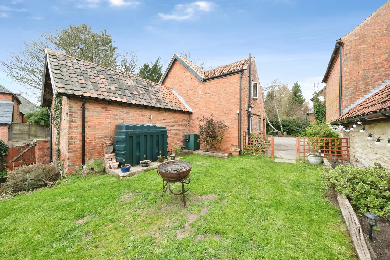 Main Street, Newark, NG22, photo 15