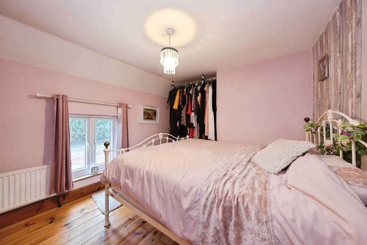 Main Street, Newark, NG22, photo 8