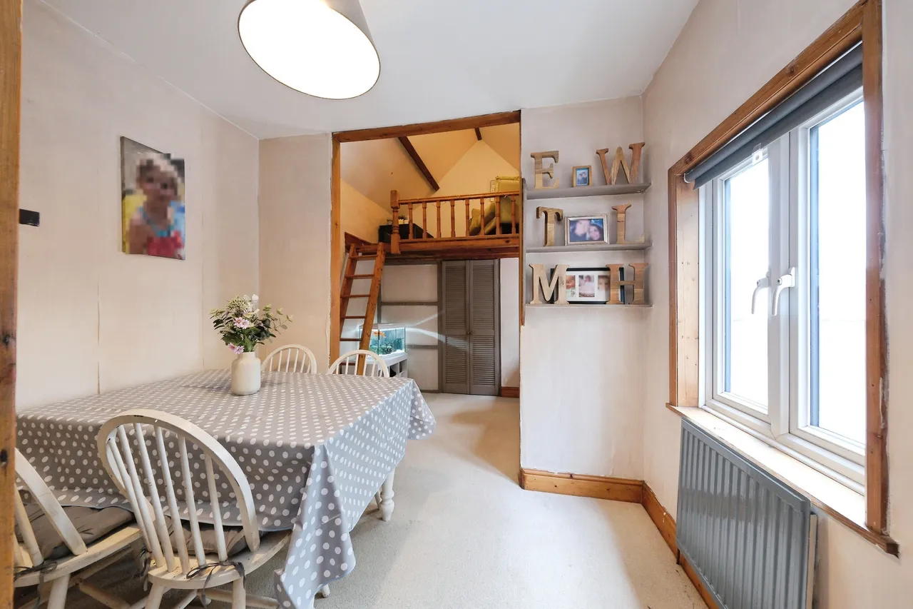 Main Street, Newark, NG22, photo 6