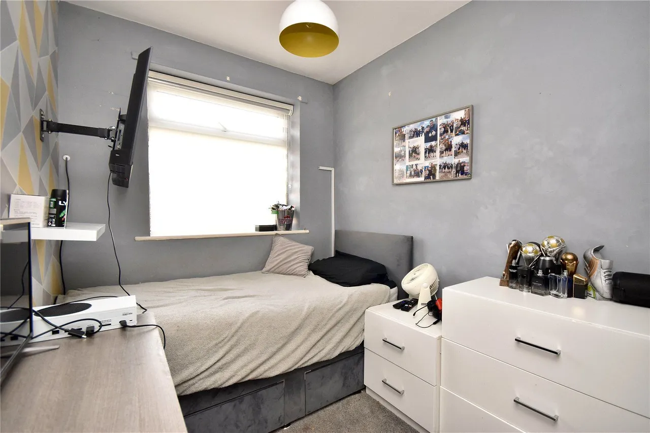 Oozewood Road, Royton, OL2, photo 23