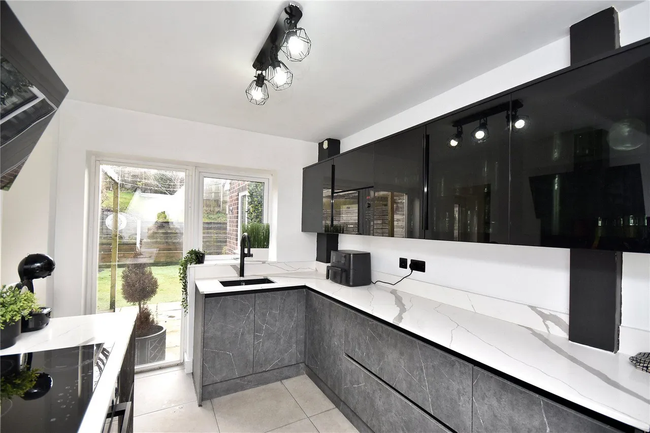 3 bed house for sale, Oozewood Road, Royton, OL2