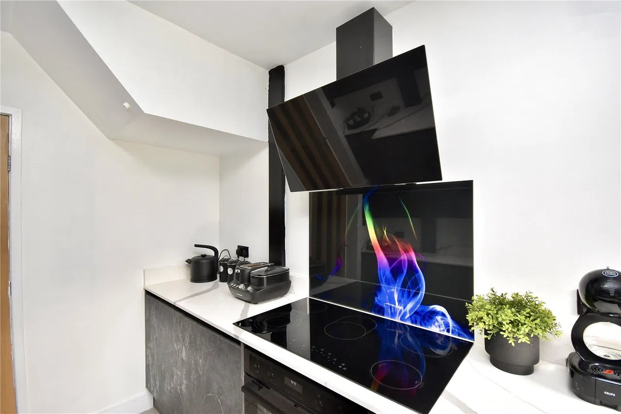 Oozewood Road, Royton, OL2, photo 4
