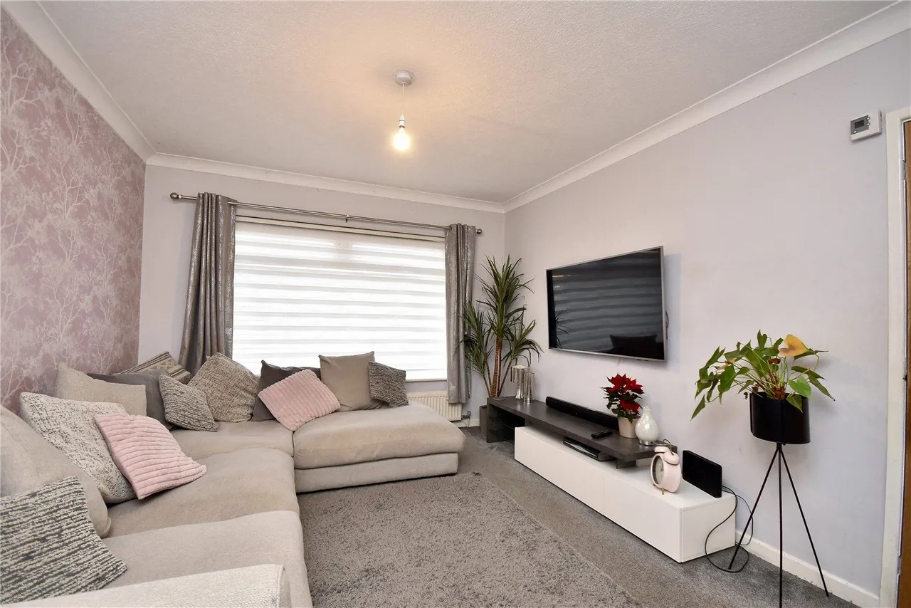 Oozewood Road, Royton, OL2, photo 7