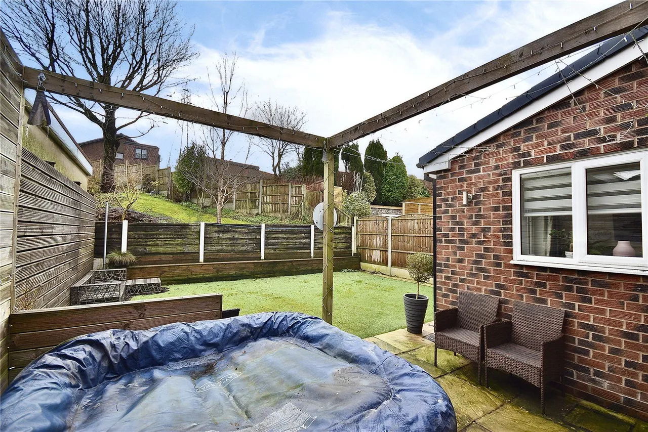 Oozewood Road, Royton, OL2, photo 15