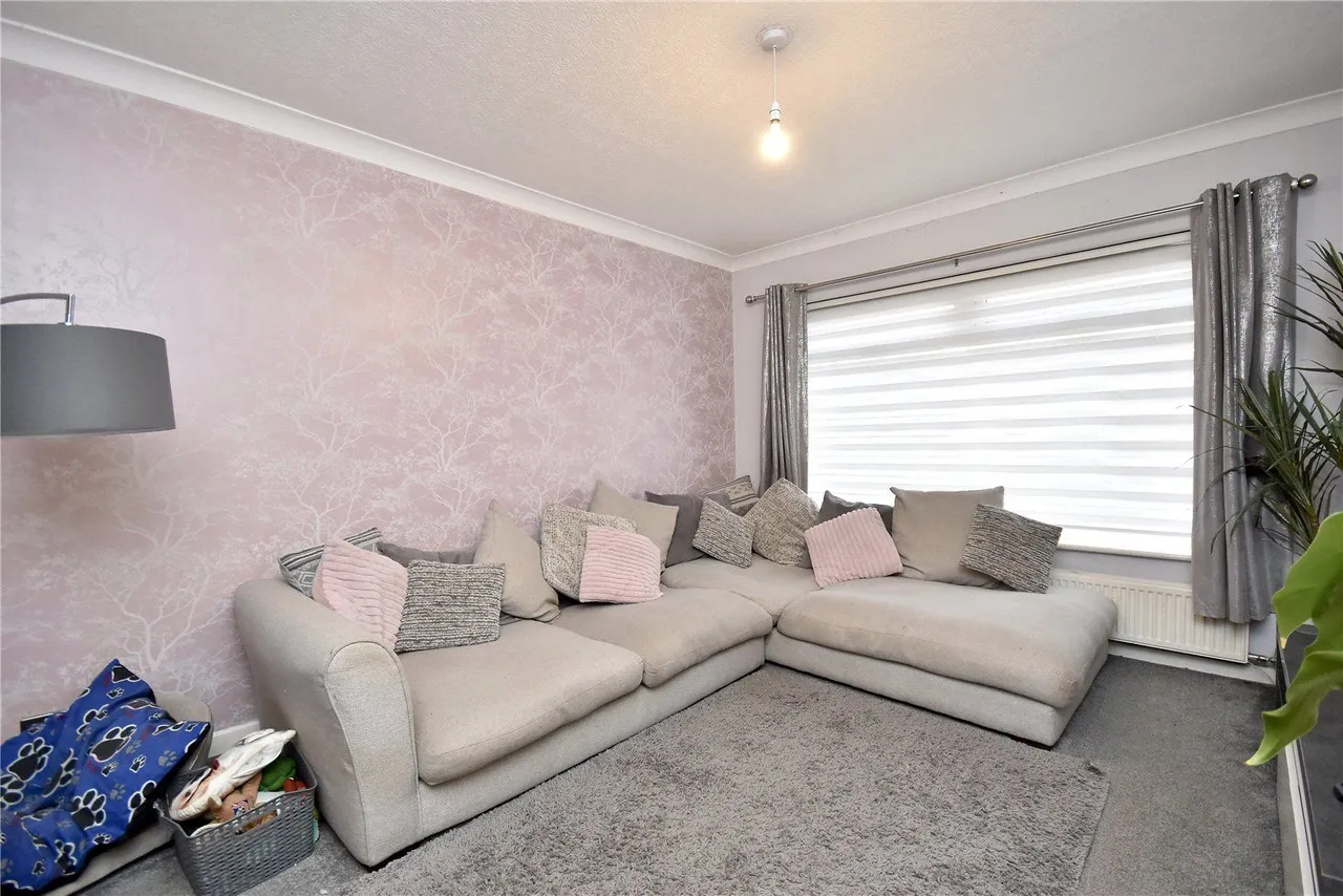 Oozewood Road, Royton, OL2, photo 6