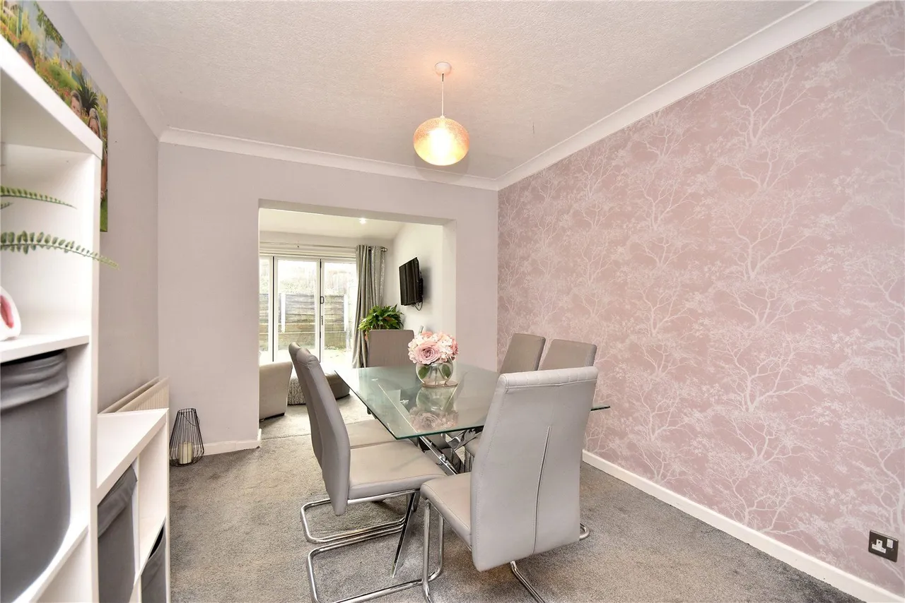 Oozewood Road, Royton, OL2, photo 9