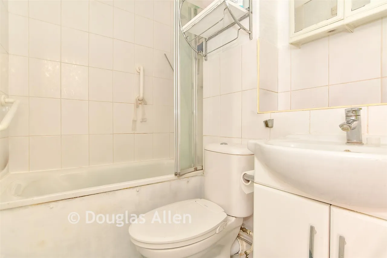 Butteridges Close, Dagenham, RM9, photo 5