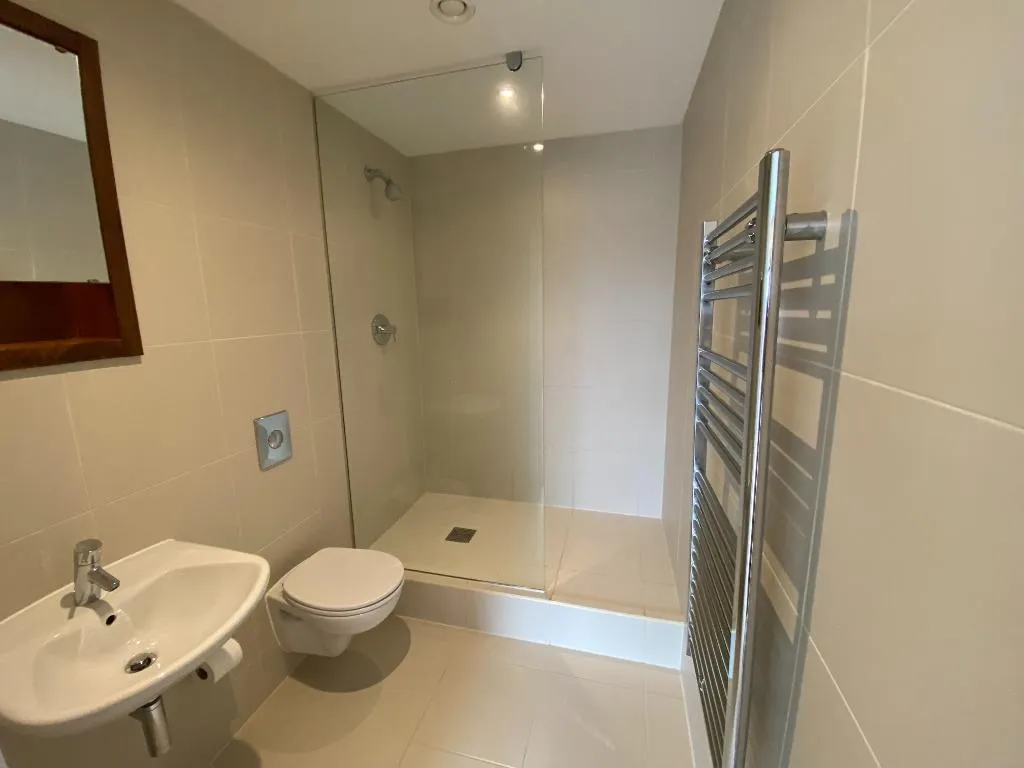 Newport Road, Cardiff, CF24, photo 7