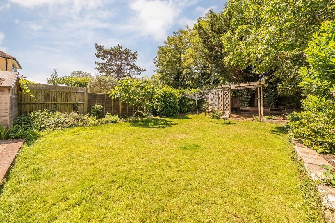 Ormond Drive, TW12, photo 8
