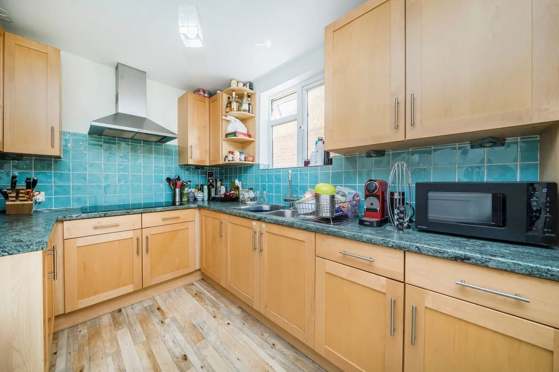 Ormond Drive, TW12, photo 3