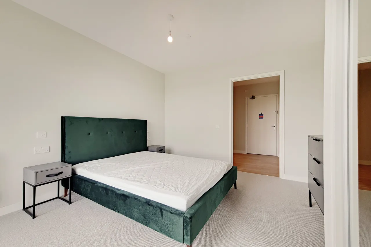 London, N17, photo 9