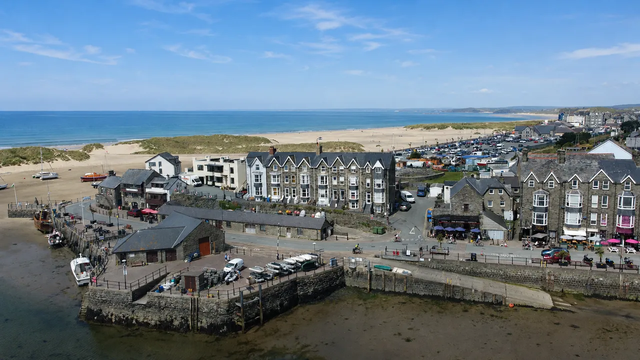 2 bed flat for sale, Abermaw Terrace, Barmouth, LL42