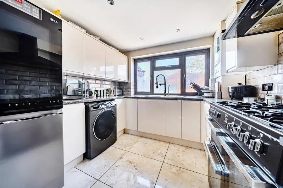 Mondem Lane, Slough, SL1, photo 2