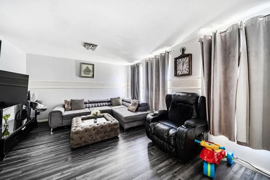 Mondem Lane, Slough, SL1, photo 11