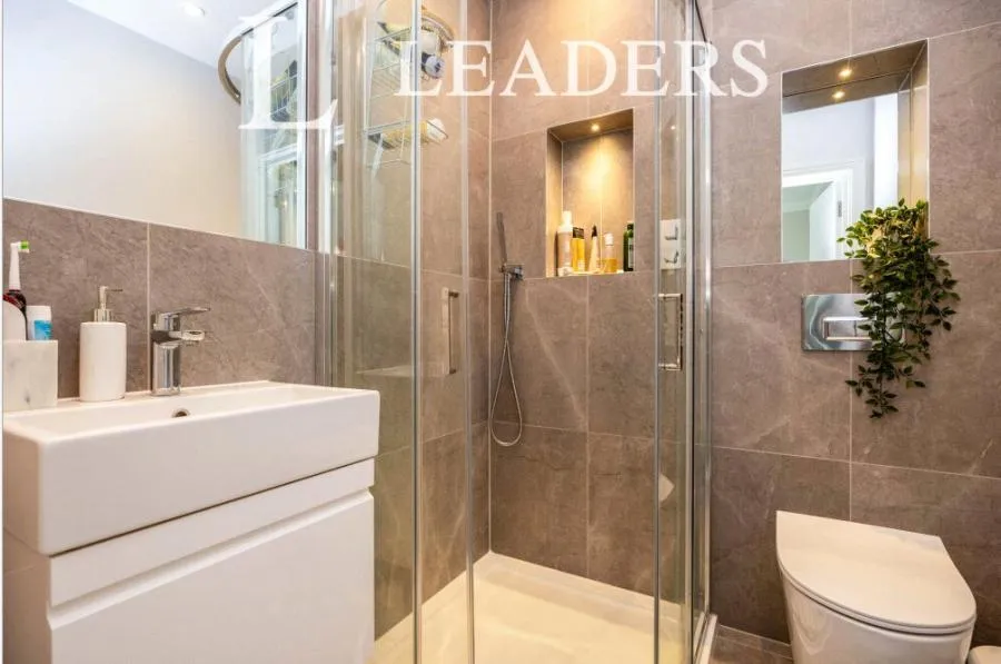 Alder Grove, Chilworth, GU4, photo 6
