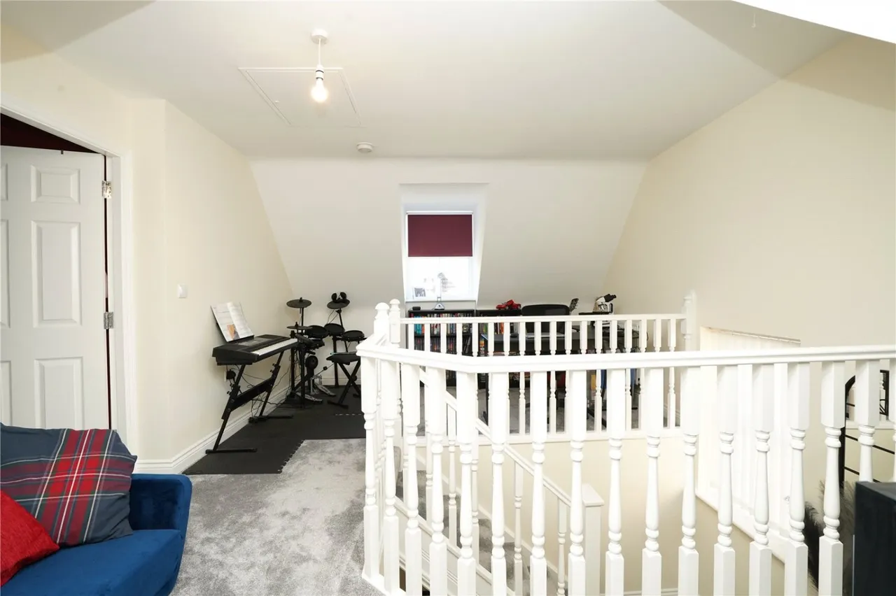 Langley Close, Bestwood Village, NG6, photo 38