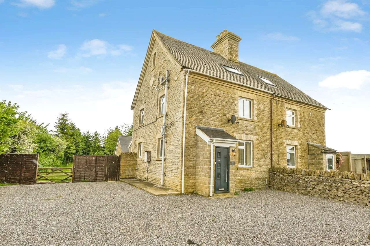 3 bed house for sale — Pat-Yat Cottages, Kemble, Cirencester