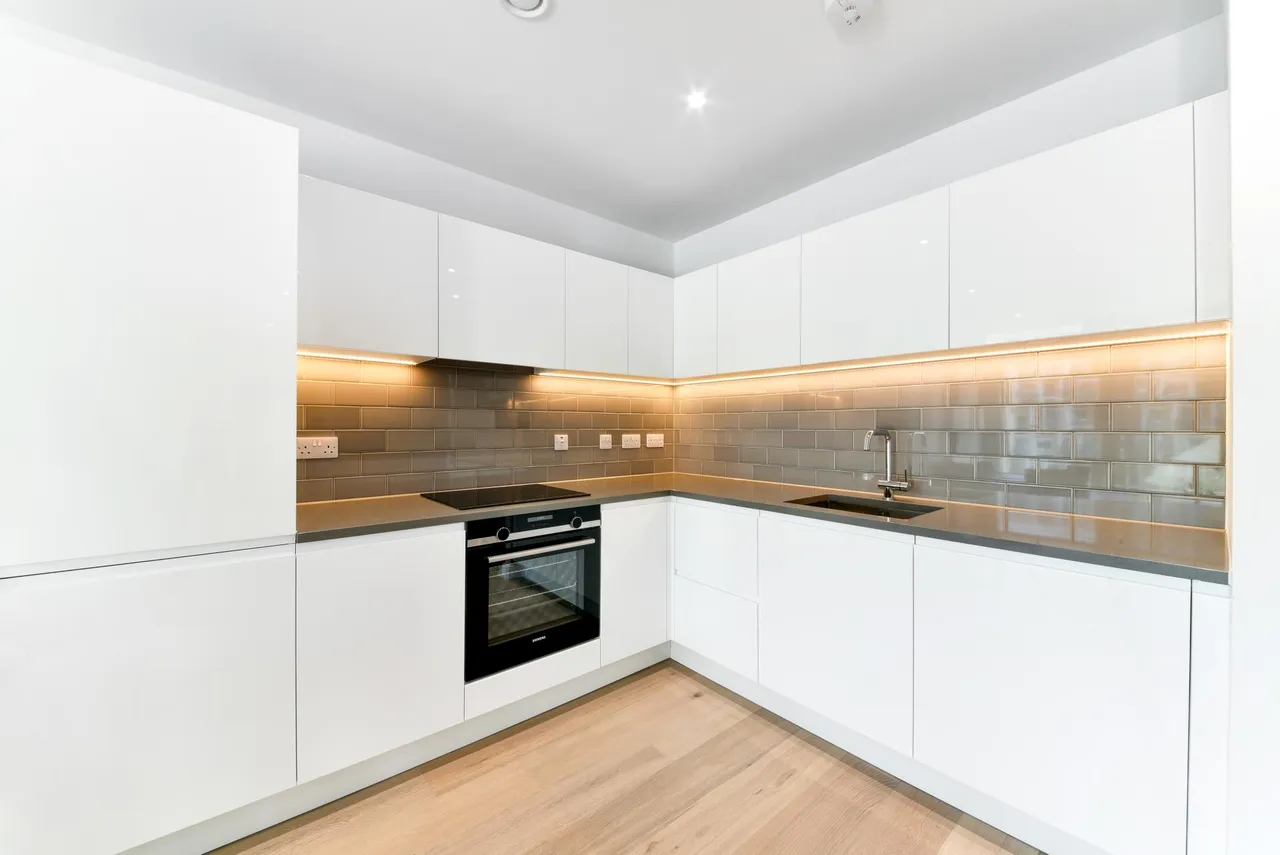 Carrick House, Royal Wharf, E16, photo 2