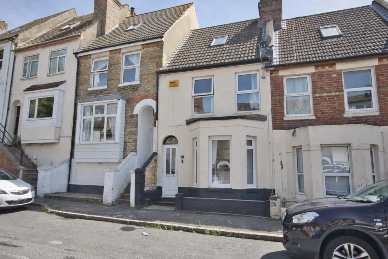 3 bed house to rent, Thanet Gardens, Folkestone, CT19