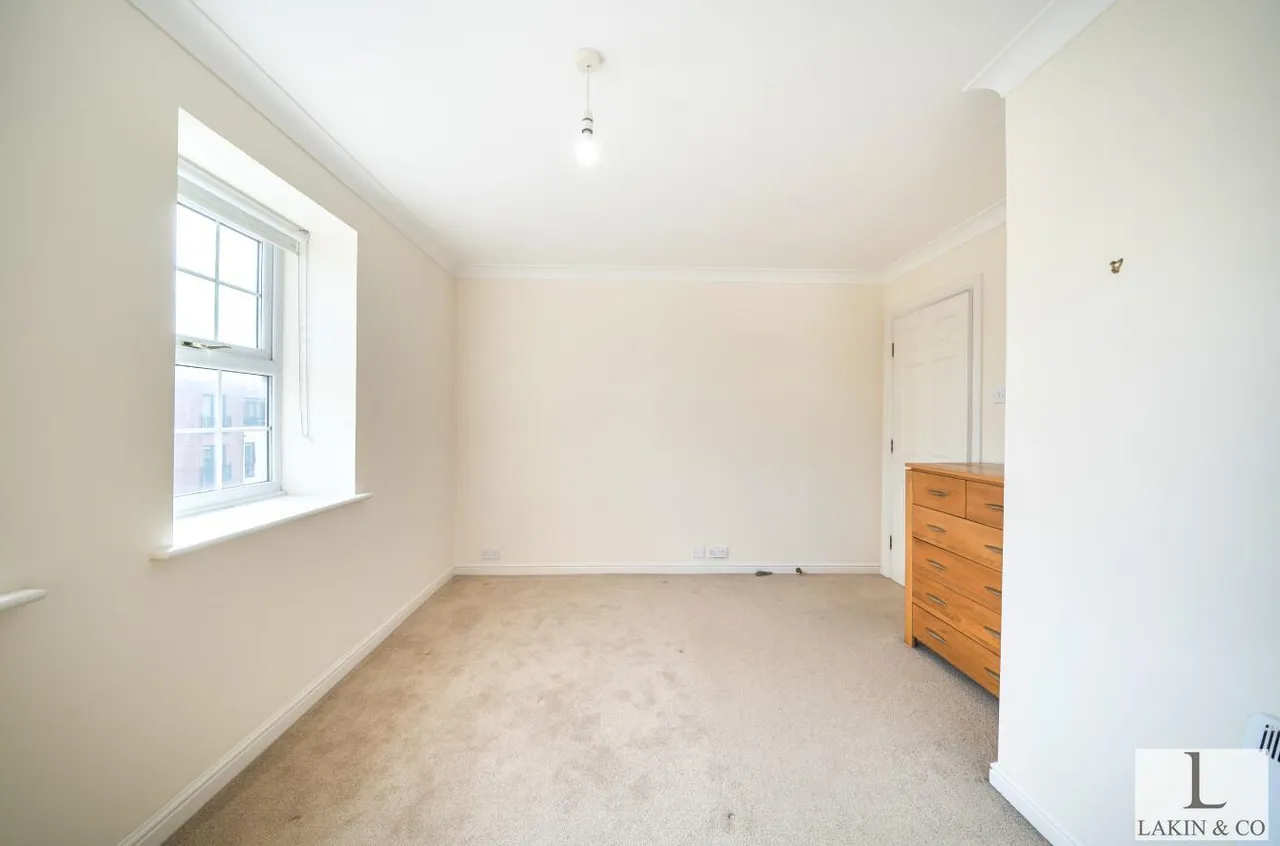 Pembroke Road, Ruislip, HA4 8NH, photo 6