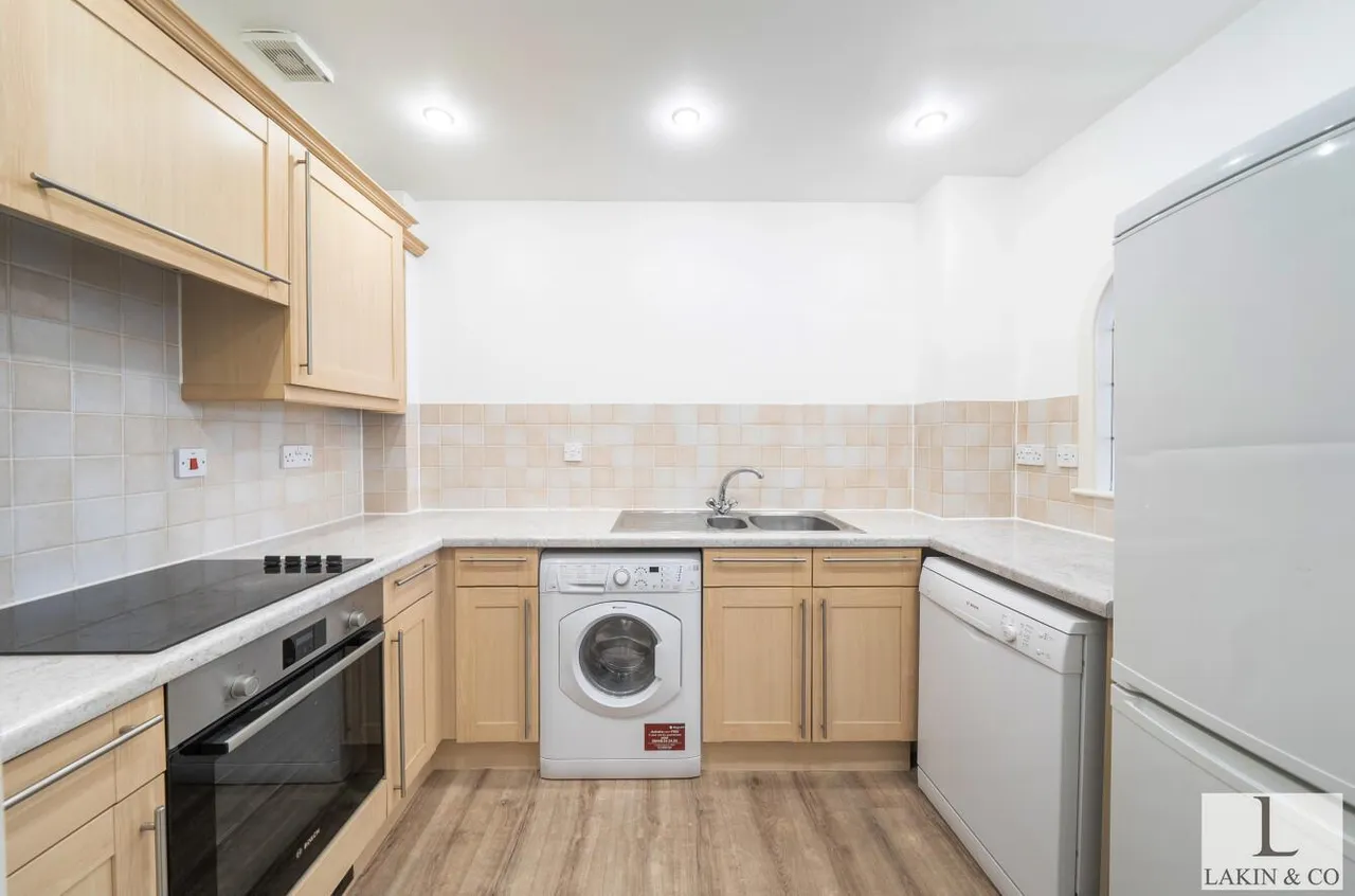Pembroke Road, Ruislip, HA4 8NH, photo 4