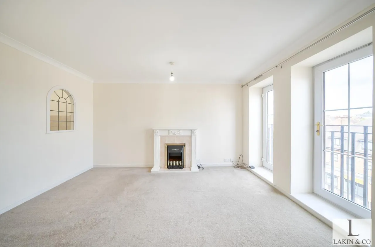 Pembroke Road, Ruislip, HA4 8NH, photo 2