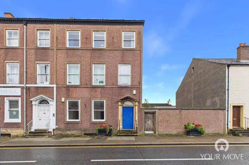 2 bed flat to rent, King Street, Wigton, CA7